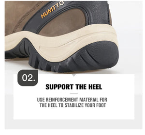 Les "HUMTTO - 230914A" sont des bottines d'alpinisme pour homme avec semelle grise, œillets métalliques, cuir véritable et logo "HUMTTO" orange, offrant une protection 100% imperméable pour la randonnée.