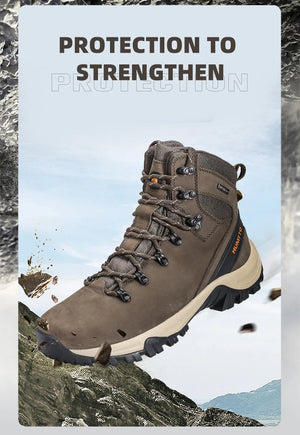 Les "HUMTTO - 230914A" sont des bottines d'alpinisme pour homme avec semelle grise, œillets métalliques, cuir véritable et logo "HUMTTO" orange, offrant une protection 100% imperméable pour la randonnée.