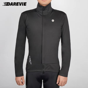 Deux DAREVIE Veste de cyclisme d'hiver en polaire thermique résistante à l'eau (DVJ229), l'une bleue et l'autre noire, sont présentées avec un gros plan de la double fermeture éclair et un logo réfléchissant "DAREVIE" dans le coin supérieur gauche. Pour températures de -5 à 10°C.