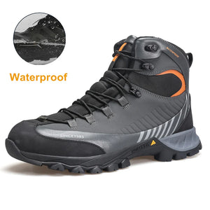 Bottines d'expédition pour homme Humtto "HT-240662A" noires et bleues, 100% imperméables, semelle renforcée et antidérapante. L'encart montre l'eau qui s'écoule. Idéales pour aventures outdoor, gardent vos pieds au sec et stables.