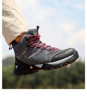 Les bottines tactiques 100% imperméables Humtto - HT-240760A pour homme, marron et noires, avec semelle robuste, tige en mesh et suède, et fermeture à lacets, sont idéales pour ceux recherchant des chaussures imperméables.