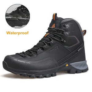 Humtto "HT-240783A" chaussures de randonnée high-top 100% imperméables pour homme, avec semelle robuste, empiècements en mesh et bout renforcé, exposées sur fond blanc. Logo Humtto en haut à gauche.