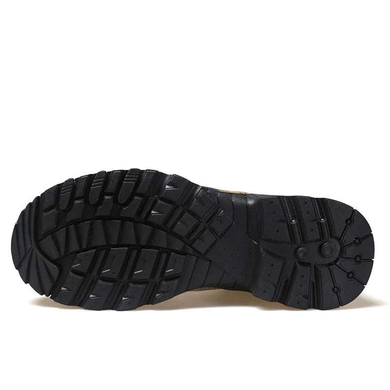 Les chaussures de randonnée mid-top "HUMTTO - HT-210337A" pour homme, 100% imperméables, offrent un design beige et noir, des chaussettes intégrées et des semelles antidérapantes, idéales pour l'expédition et la randonnée outdoor.