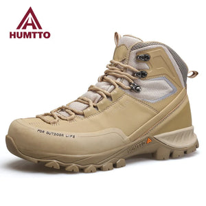 Humtto "HT-240783A" chaussures de randonnée high-top 100% imperméables pour homme, avec semelle robuste, empiècements en mesh et bout renforcé, exposées sur fond blanc. Logo Humtto en haut à gauche.