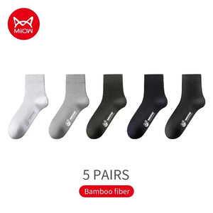 Lot de 5 paires de chaussettes homme en fibre de bambou antibactériennes "MiiOW - MQL2B28368", couleurs gris et noir, présentées sur fond blanc. Marque MiiOW.