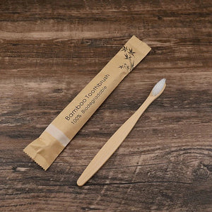 Brosses à dents en bambou à poils souples avec manche en bois 100 % biodégradable "Bamboo Toothbrush" - Planète Rando