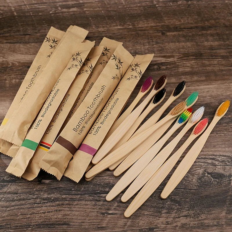 Brosses à dents en bambou à poils souples avec manche en bois 100 % biodégradable "Bamboo Toothbrush" - Planète Rando