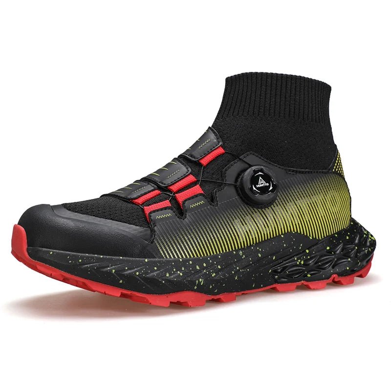 Les chaussures de randonnée Humtto "HUMTTO - HT-350632A" présentent un design noir, une semelle épaisse, un collier de chaussettes intégré, un cadran réglable et une adhérence antidérapante - parfaites comme chaussures de randonnée homme antidérapantes.