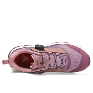 La chaussure de trail/course Humtto "HT-120045B" pour femmes présente une tige en maille rose et violette, une semelle épaisse, une protection contre les éclaboussures et un système de laçage twist-lock, alliant confort élégant et fonctionnalité.