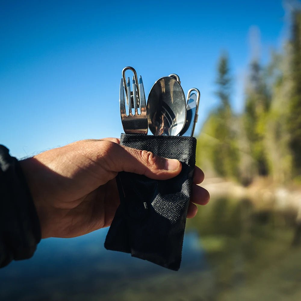 Ensemble de couverts 3 en 1 cuillère, fourchette et couteau pour le bivouac et camping de plein air "Widesea - CJ1900" - Planète Rando