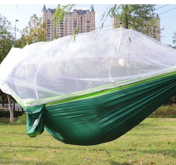 Hamac de couchage suspendu en toile de parachute avec moustiquaire "Cuoretour - Hammock Gear" - Planète Rando