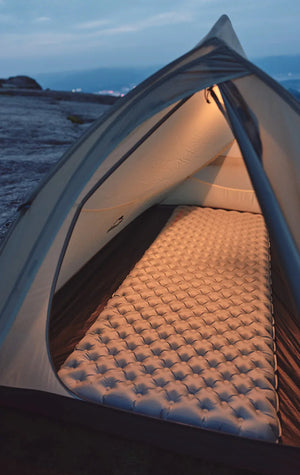 Matelas gonflable ultralight et confortable 8cm 3 saisons pour le bivouac et camping R - value 3.2 jusqu'à - 5°C à partir de 590g "Naturehike - NCTR Air CNK2450WS012" - Planète Rando