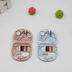 Mini - boîte à couture portable de voyage et de camping "Exclusky - Sewing Kit" - Planète Rando