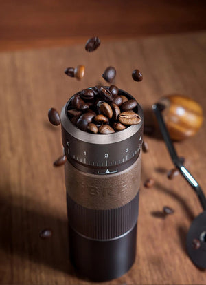 Moulin à café manuel avec 11 niveaux de réglage en aluminium, capacité de 22g '"HiBREW - Grinder G4B" - Planète Rando