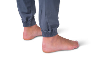 Pantalon de randonnée et d'escalade coupe étroite avec genoux préformés pour femme "Rafiki − MASSONE" - Planète Rando