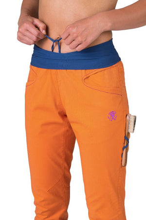 Pantalon de randonnée et d'escalade coupe étroite avec genoux préformés pour femme "Rafiki − MASSONE" - Planète Rando