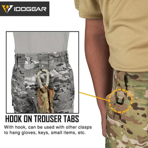 Le pantalon "IDOGEAR - IGPA3213" tactique flexible avec coupe 3D est présenté debout sur fond blanc, avec le logo IDOGEAR en haut à gauche.