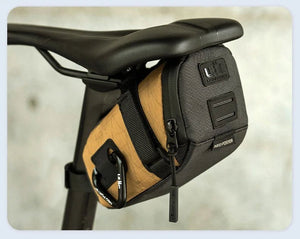 Pochette de selle / sacoche de selle étanche pour vélo, gravel, VTT 600ml à 1,3L "ULAC - PB6" - Planète Rando