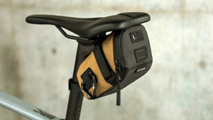 Pochette de selle / sacoche de selle étanche pour vélo, gravel, VTT 600ml à 1,3L "ULAC - PB6" - Planète Rando