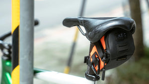 Pochette de selle / sacoche de selle étanche pour vélo, gravel, VTT 600ml à 1,3L "ULAC - PB6" - Planète Rando