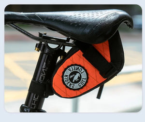 Pochette de selle / sacoche de selle étanche pour vélo, gravel, VTT 600ml à 1,3L "ULAC - PB6" - Planète Rando