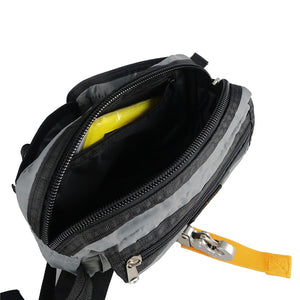 Une Sacoche portable / banane tactique d'extérieur noire et jaune 360g "Greencity - Deployement Bag" avec une fermeture éclair.