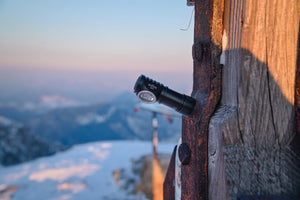 Mini-lampe frontale LED rechargeable par USB-C jusqu'à 1100 lumens "Sofirn – HS10" - | Planète Rando