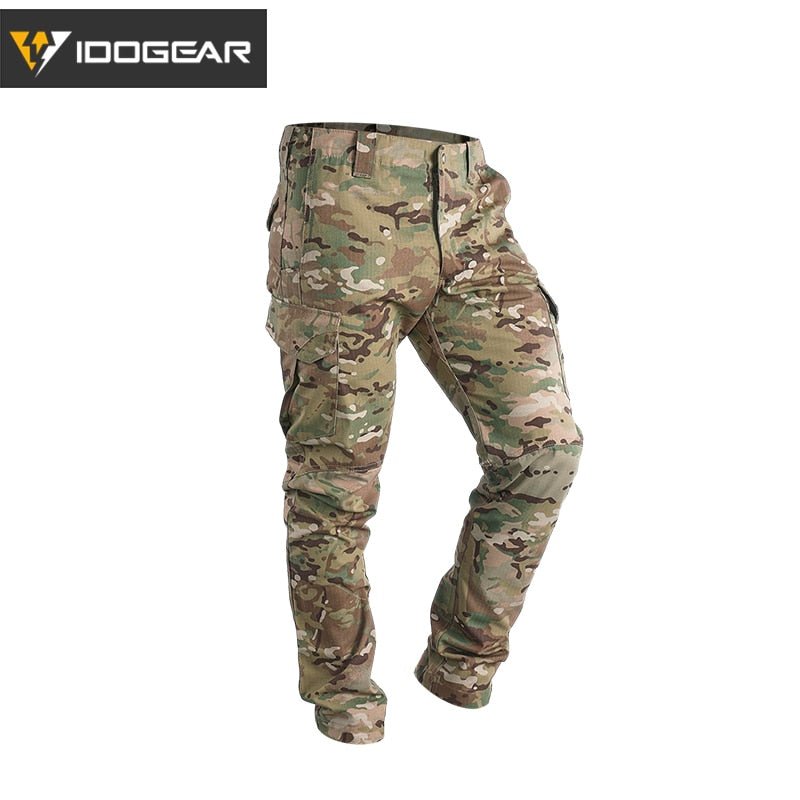 Le pantalon tactique IDOGEAR "IG-PA3204" pour missions et airsoft offre un design camouflage avec poches accordéon pour plus de rangement.