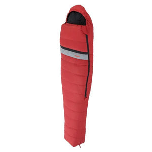 Un sac de couchage rouge de style momie avec capuche, conçu pour le camping par temps froid. Il est représenté debout avec une fermeture éclair visible et une bande horizontale noire et grise près du haut. Il s'agit du Sac de couchage léger à 90% de couette d'oie confort +5°C 820g "Wilsa - KL250" de Wilsa.
