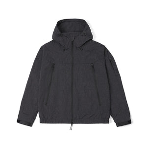 La veste de randonnée coupe-vent pour homme « SIMWOOD - SM130288 » de Simwood est dotée d'une fermeture zippée sur le devant, d'un tissu résistant à l'eau, de deux poches poitrine zippées, de poignets réglables et d'un ourlet à cordon de serrage.