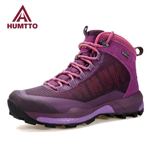 La chaussure de randonnée pour femmes Humtto "HUMTTO - HT-230078B" présente une tige en maille violette et rose, des lacets, un support pour la cheville, une semelle texturée et une protection contre les éclaboussures, le tout sur fond blanc.