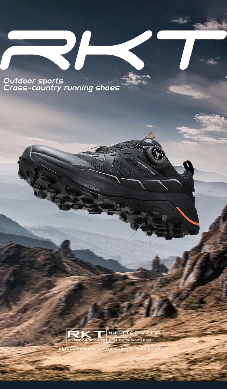 Chaussures de trail Humtto "RKT Explosive force" pour femmes, blanches et grises, avec semelle noire, accents jaunes et roses, laçage à bouton tournant et technologie Event® Dynamic Waterproof.