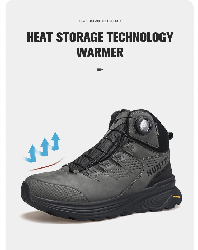 La HUMTTO - HT-240217C est une chaussure de randonnée mid-top noire pour homme avec cuir de vache durable, doublure polaire, technologie Static Waterproof, semelle épaisse, côtés texturés et système de laçage à molette, présentée sur un fond blanc.