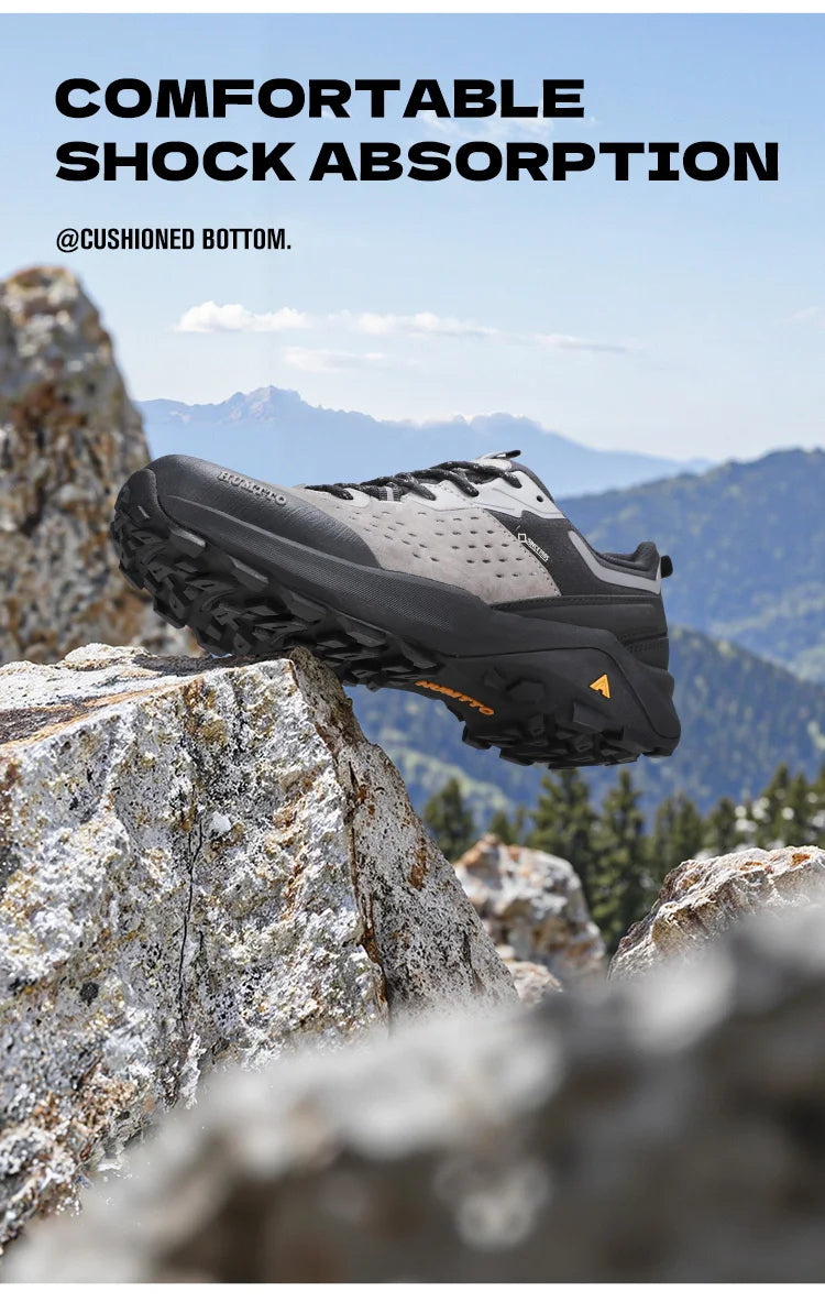 Chaussures de randonnée / trail low-top pour femme "HUMTTO - HT-160560B" grises et blanches en cuir véritable, semelle noire, accents roses, logo Humtto sur le côté et le dessus-idéales pour la randonnée.