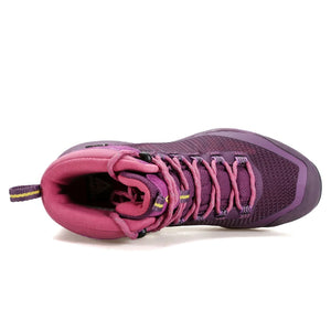 La chaussure de randonnée pour femmes Humtto "HUMTTO - HT-230078B" présente une tige en maille violette et rose, des lacets, un support pour la cheville, une semelle texturée et une protection contre les éclaboussures, le tout sur fond blanc.