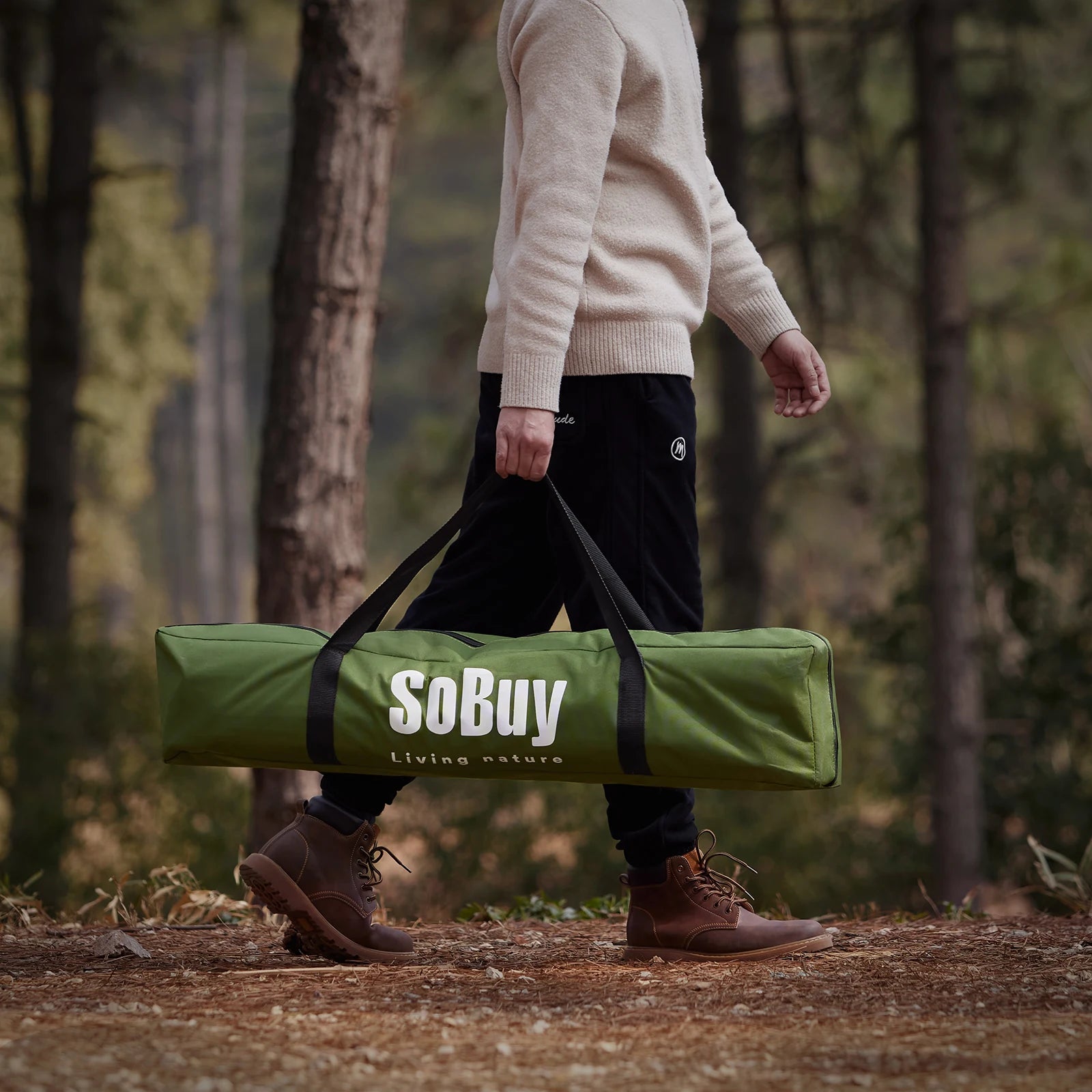 Le SoBuy Lit de camp hybride avec tente 3 en 1 pour 1 personne "OGS32-II" comprend une tente en polyester vert, des pieds en aluminium, une fenêtre latérale, une moustiquaire et une pochette de rangement.