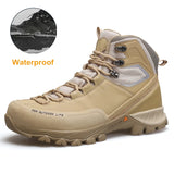 Humtto "HT-240783A" chaussures de randonnée high-top 100% imperméables pour homme, avec semelle robuste, empiècements en mesh et bout renforcé, exposées sur fond blanc. Logo Humtto en haut à gauche.