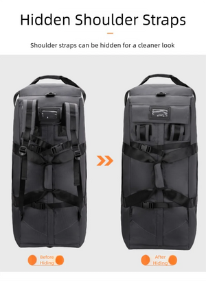 Large black 80L Snap Tactical Sac de voyage à roulettes, pliable et résistant, avec bandoulière et bretelles. L'encart montre une personne tirant le Snap Tactical Duffle Bag par sa poignée sur roulettes.