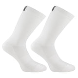 Trois paires de chaussettes de cyclisme pour hommes Daven Socks - YD-345, longueur ras du cou, en blanc, jaune néon avec accents noirs, et noir sont présentées côte à côte sur un fond blanc.