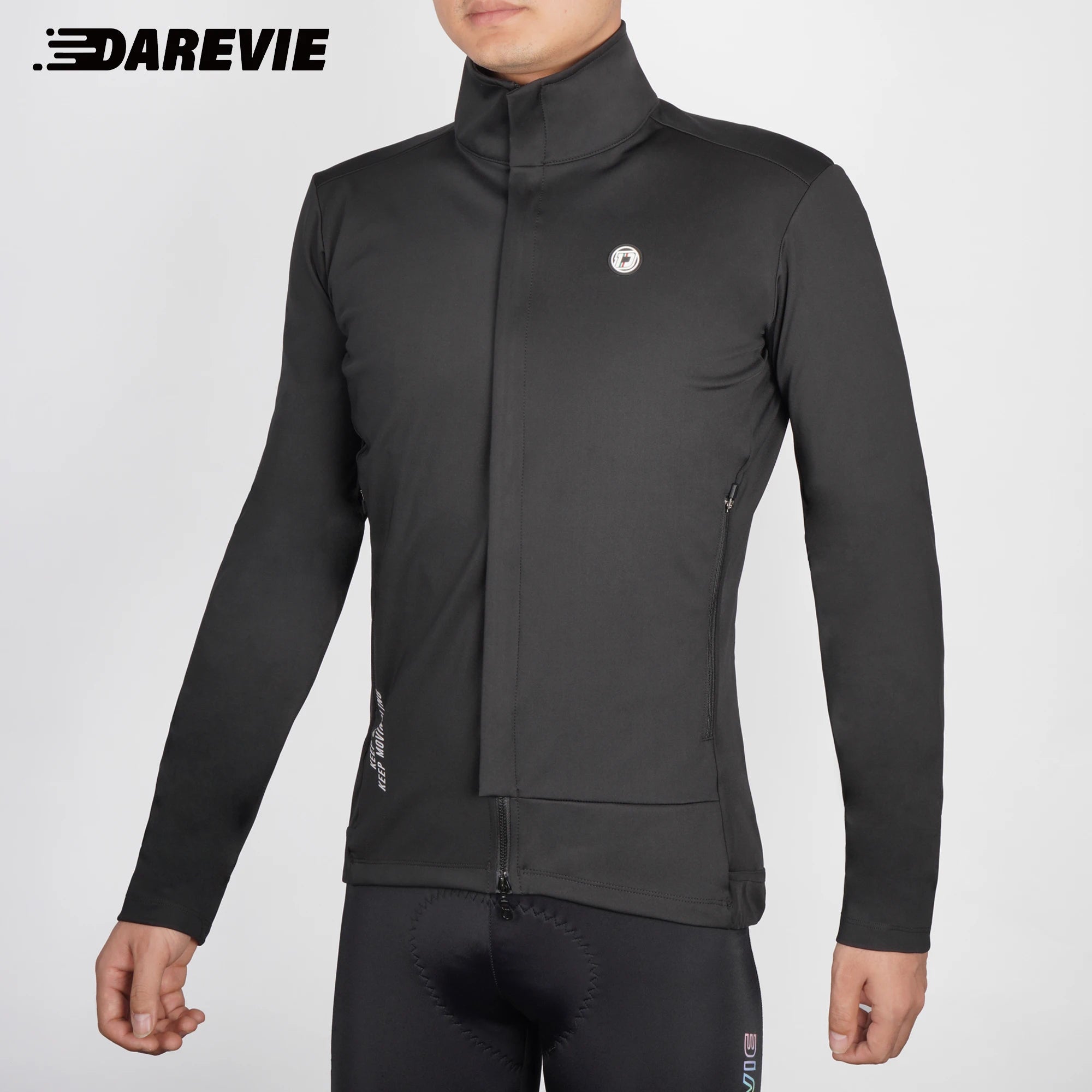 Deux DAREVIE Veste de cyclisme d'hiver en polaire thermique résistante à l'eau (DVJ229), l'une bleue et l'autre noire, sont présentées avec un gros plan de la double fermeture éclair et un logo réfléchissant "DAREVIE" dans le coin supérieur gauche. Pour températures de -5 à 10°C.