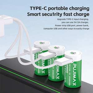 Trois piles PUJIMAX CR123A au lithium-ion 3 V, 2 550 mW, rechargeables via USB-C, idéales pour les équipements de plein air rechargeables.