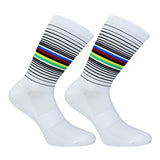 Trois paires de chaussettes de cyclisme pour hommes Daven Socks - YD-345, longueur ras du cou, en blanc, jaune néon avec accents noirs, et noir sont présentées côte à côte sur un fond blanc.