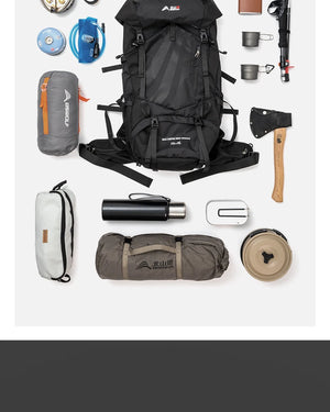 Le BISINNA Sac à dos de trekking 70L (B042), 1,58 kg avec housse de pluie, comporte de multiples compartiments, des poches latérales en filet, des bretelles réglables et une poche frontale zippée.