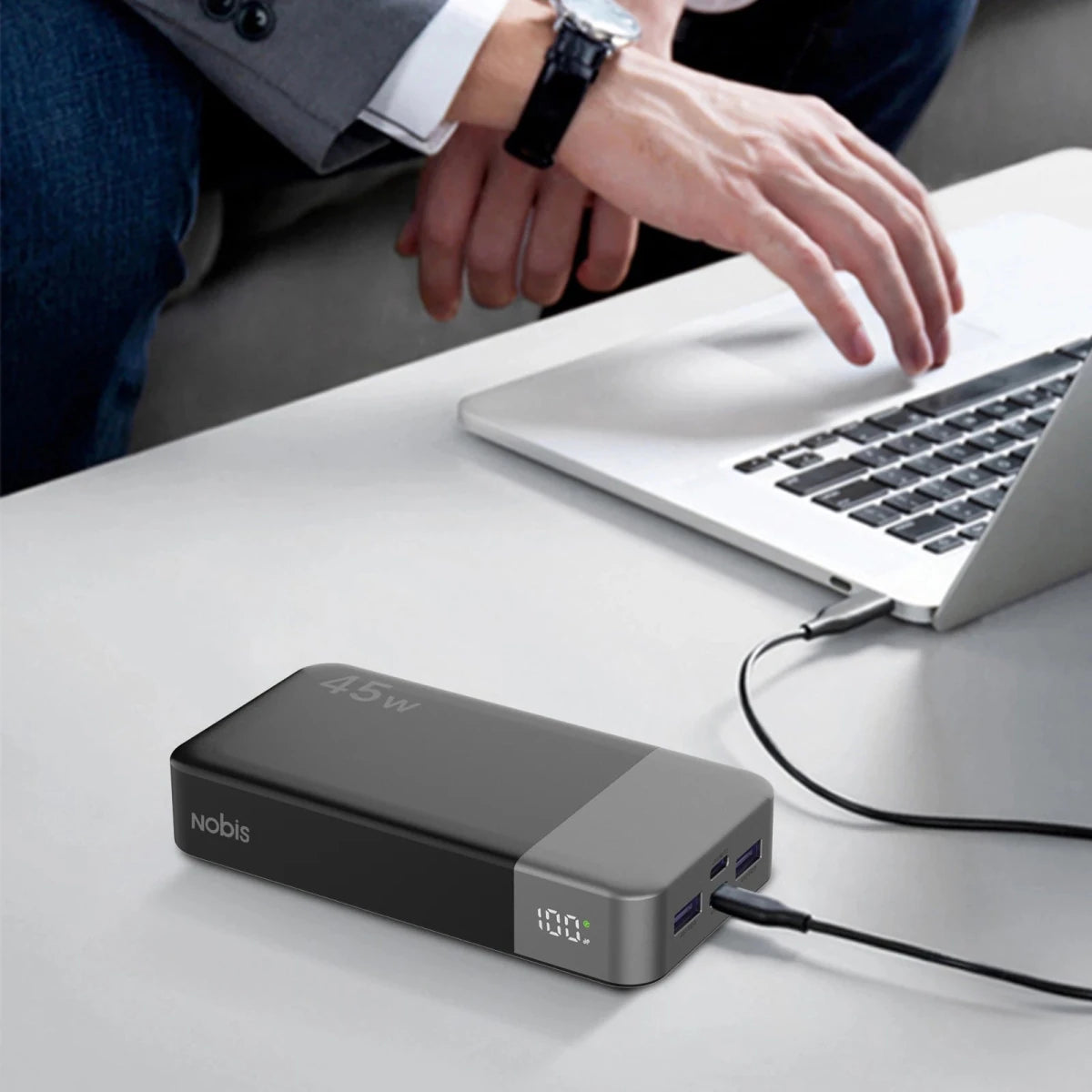 Batterie externe de 20 000 mAh, charge rapide 45 W avec affichage LED "NOBIS - N4520" - Planète Rando