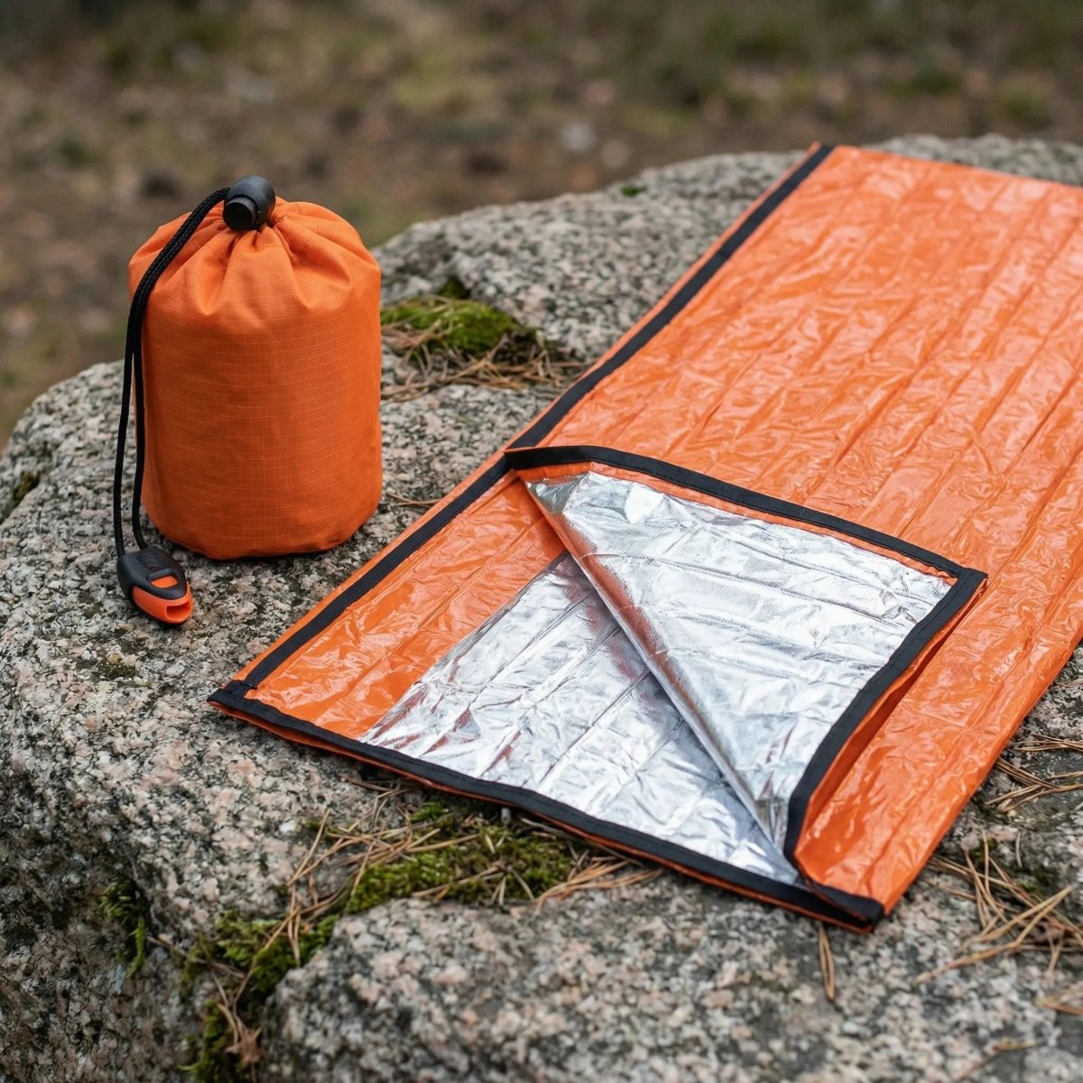 Bivy bag / sac de couche d'urgence en Mylar & imperméable "Encampment Outdoor - Bivy bag" - Planète Rando