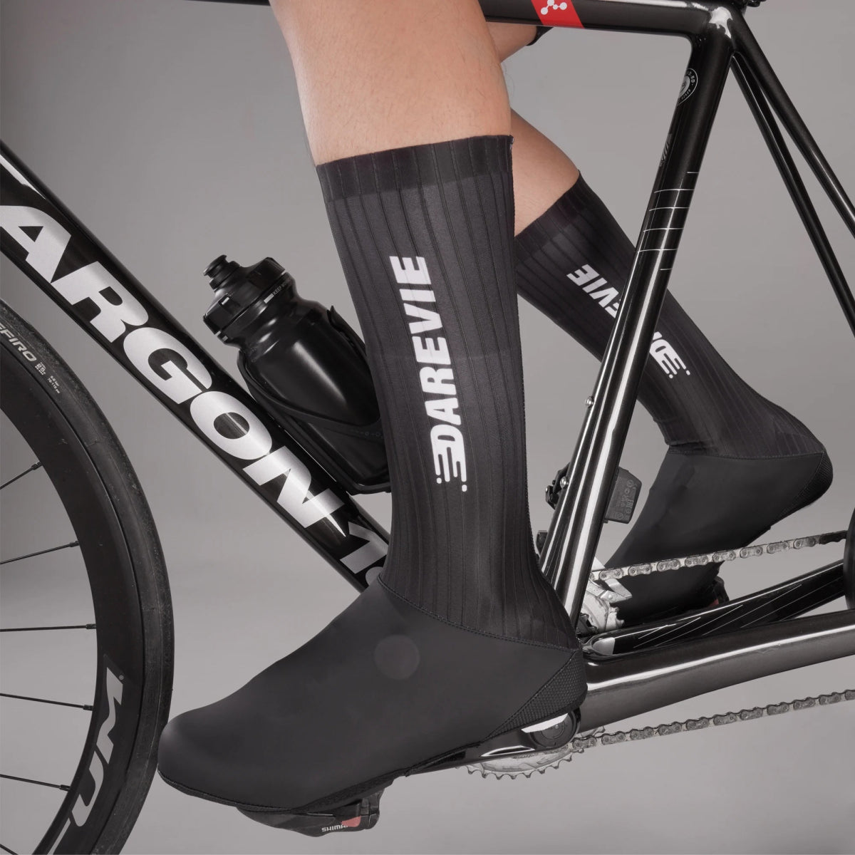Couvre - chaussures antidérapant & imperméable pour cyclisme et bikepacking "DAREVIE - Aero" - Planète Rando
