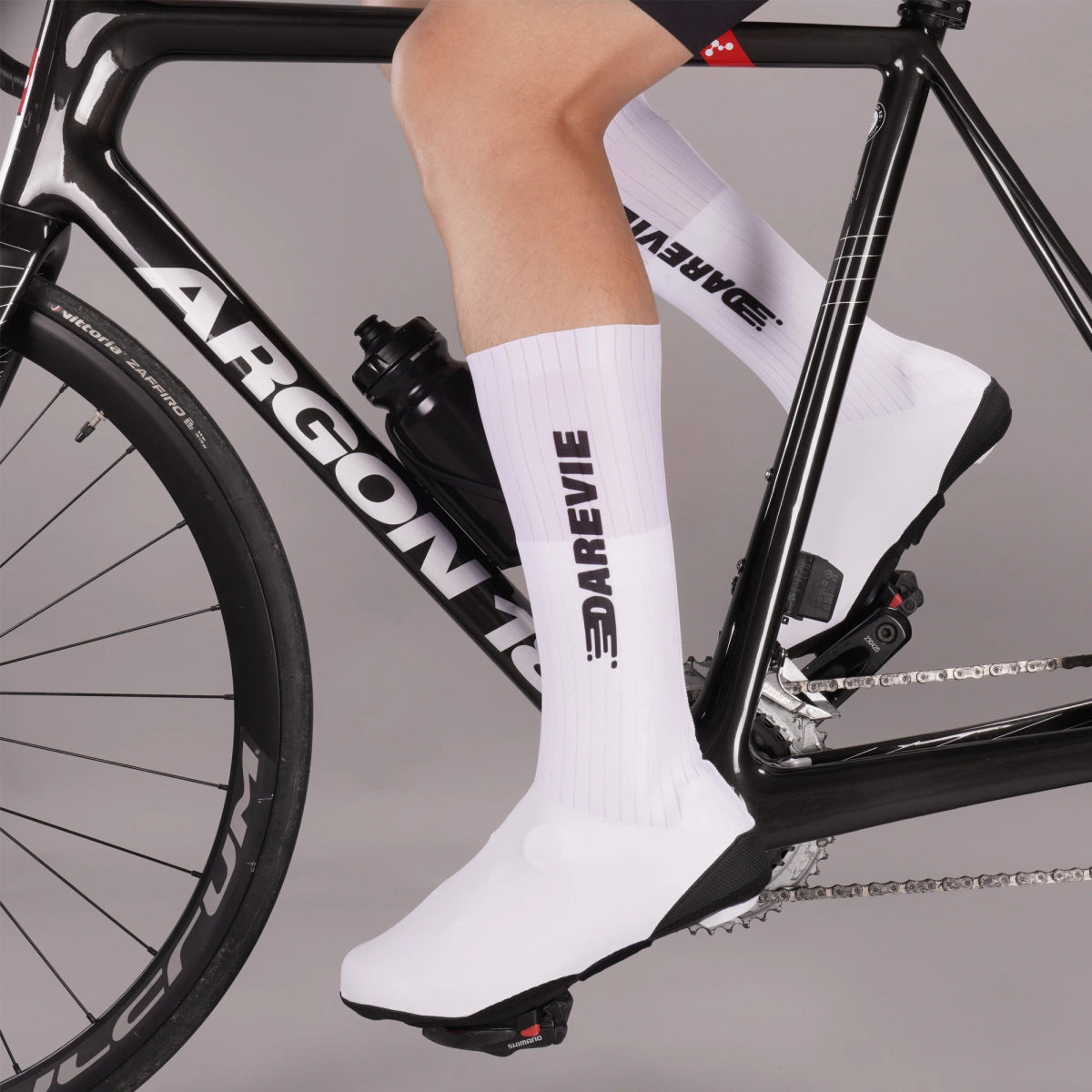 Couvre - chaussures antidérapant & imperméable pour cyclisme et bikepacking "DAREVIE - Aero" - Planète Rando