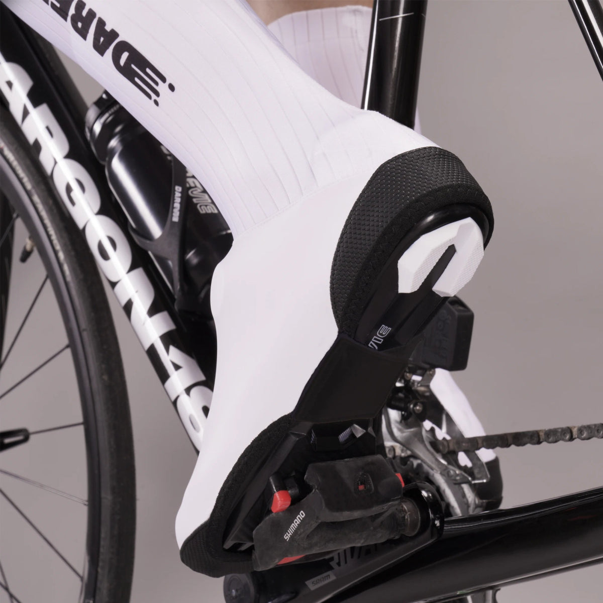 Couvre - chaussures antidérapant & imperméable pour cyclisme et bikepacking "DAREVIE - Aero" - Planète Rando