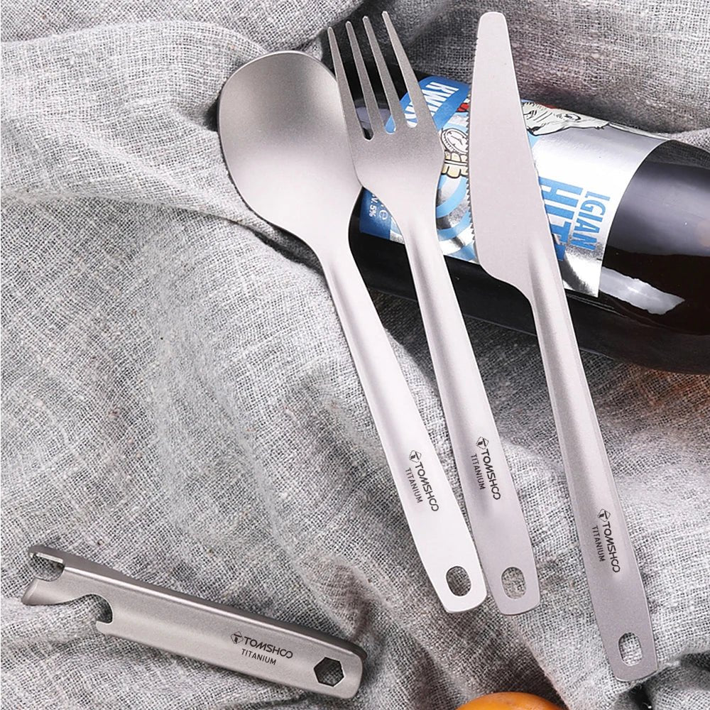 Ensemble de couverts en titane 4 en 1 "Tomshoo - 4 - in - 1 cutlery set" - Planète Rando
