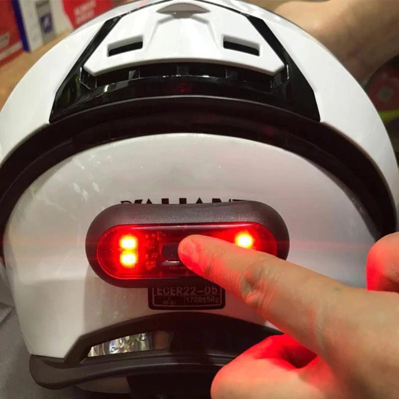 Feu arrière étanche IPX6 pour casque, signal de sécurité et d'avertissement à LED "FlashLight - FL100" - Planète Rando